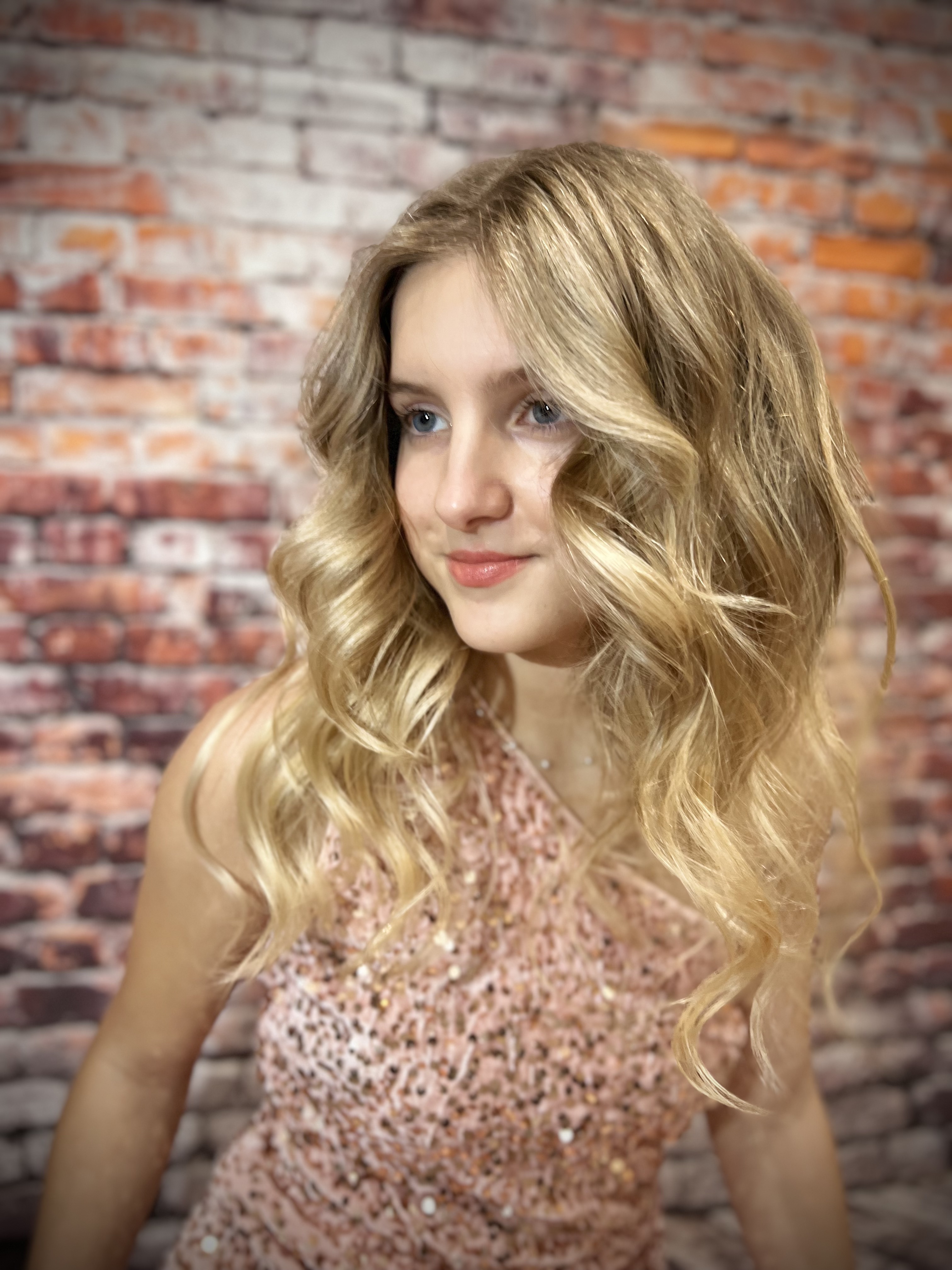 Curly-romantic-hairstyle-blonde