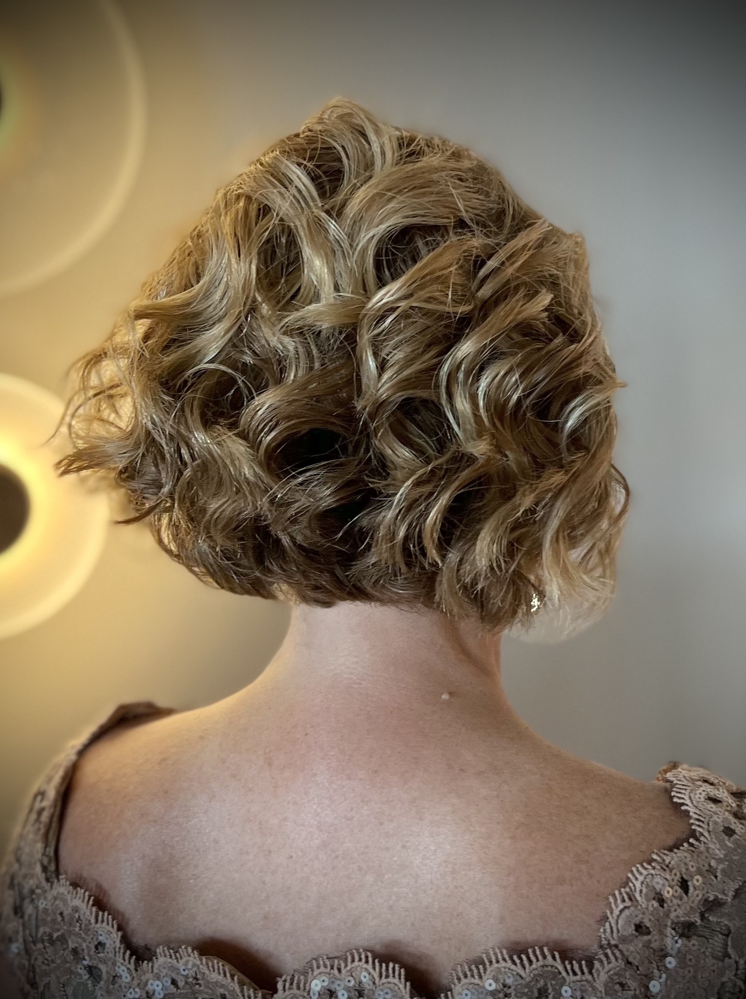 Mother-of-the-bride-hair-curls